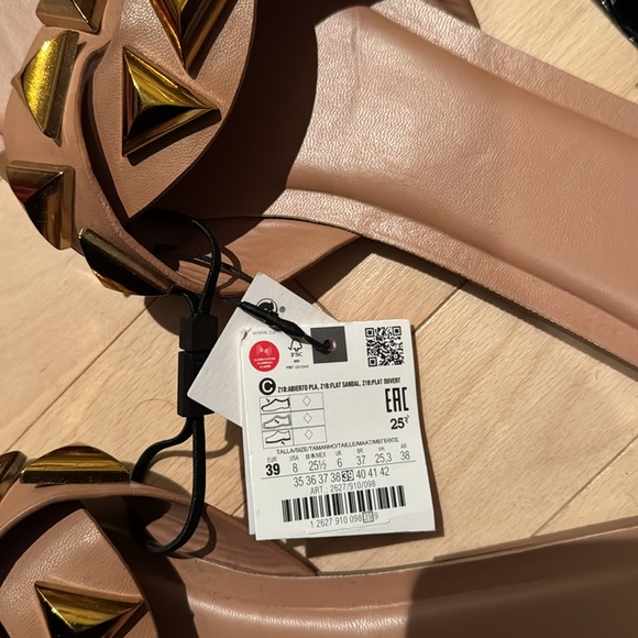 NWT ZARA WOMEN’S GOLD STUDDED FLAT SANDAL SIZE 39 - Picture 4 of 8